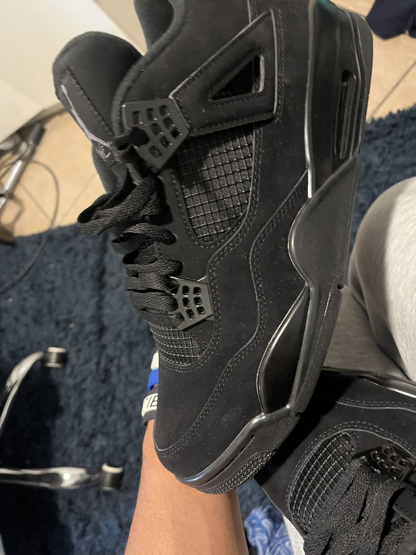Black Cat Jordan 4