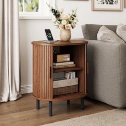 23.5"H Wooden Round End Table With Charging Station