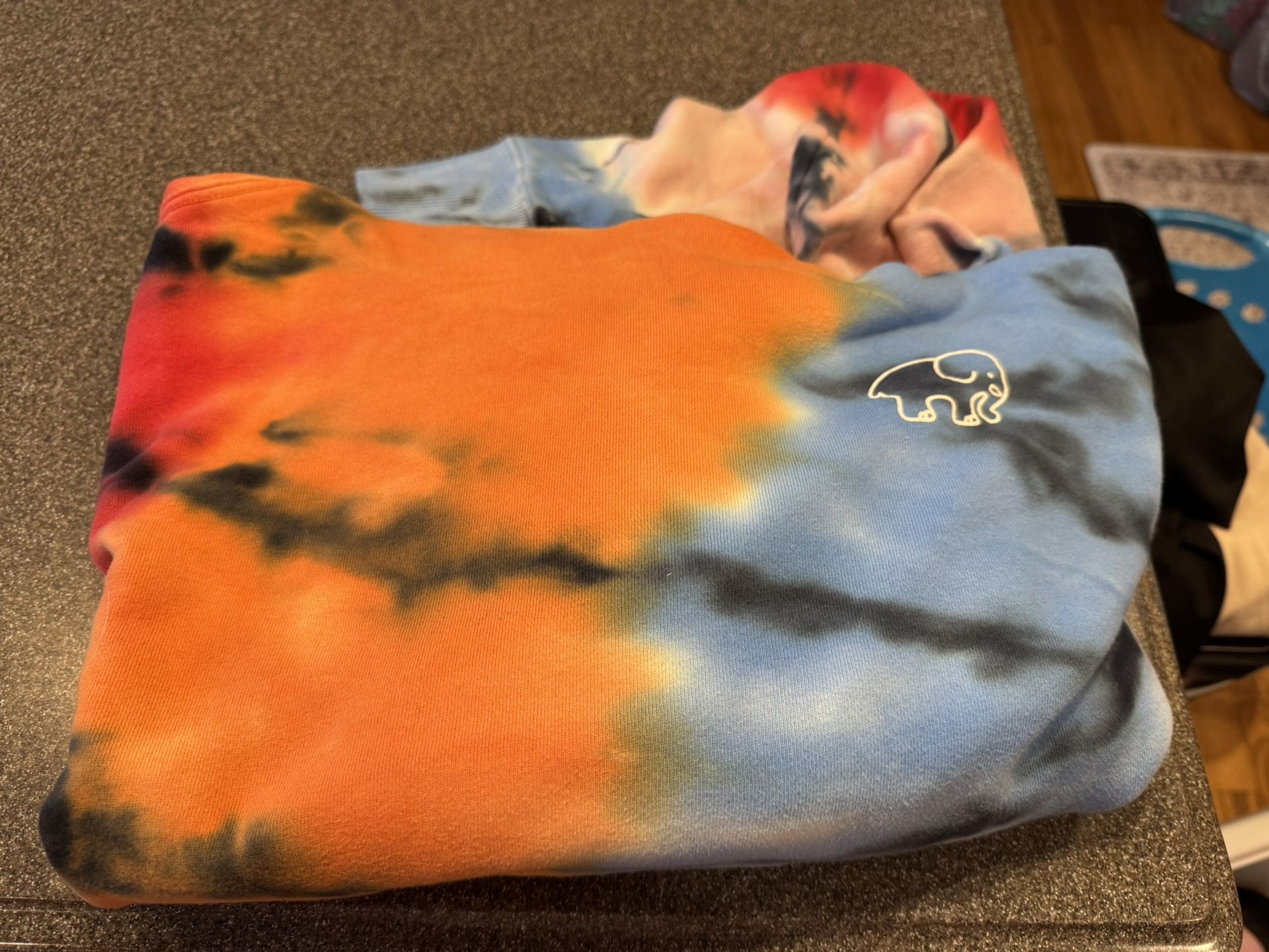 XS And small Women’s Shirts