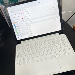 iPad 10th generation & Magic Keyboard 