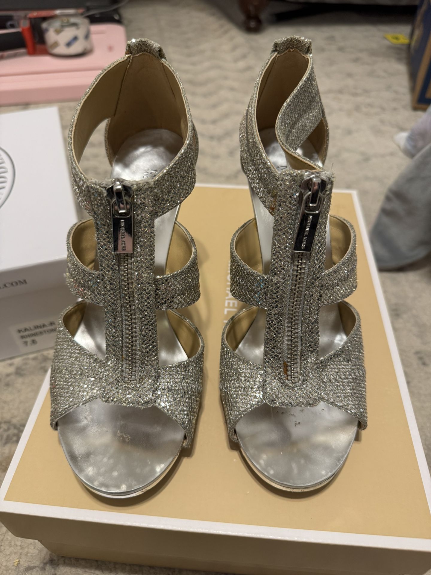heels/ michael kors/ silver