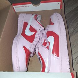 Valentines day dunks  (Size 7)