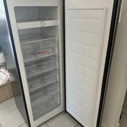 Frigidaire Gallery 7 cu. ft.

Nevera/Freezer

