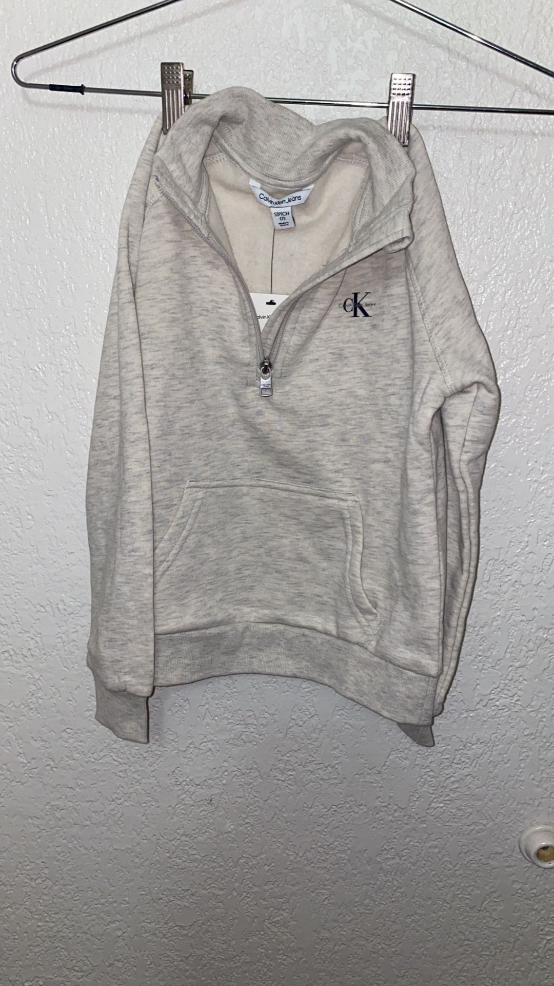 NEW Calvin Klein // Sweater || 7T