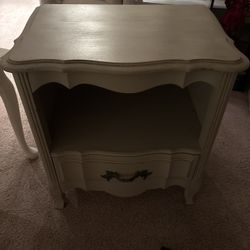 Vintage Nightstand/end Table 