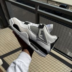 Air Jordan 4 Retro Military Black | Size 10