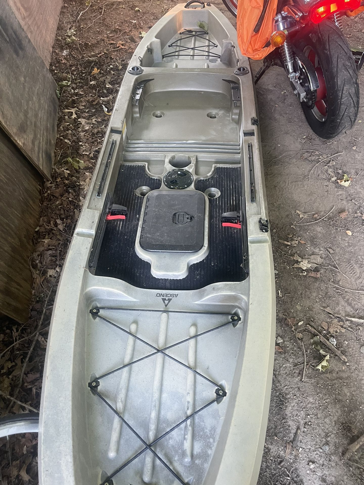 Ascend 12T Kayak