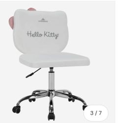 Hello Kitty And Curumi Chair Impressions 
