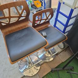 Free 2 Stools