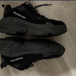 Balenciaga Triple S Black