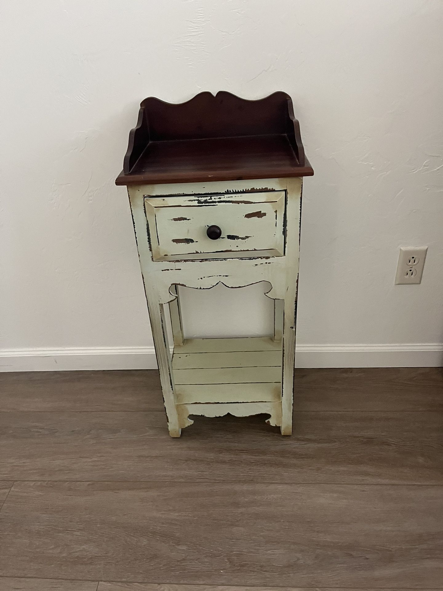 Shabby chic cottage end table - side accent table