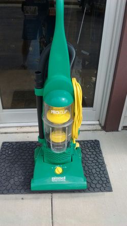 Bissell Big Green commercial vacuum Bagless brand new