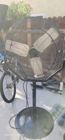 35" Industrial Fan with misters don't miss out