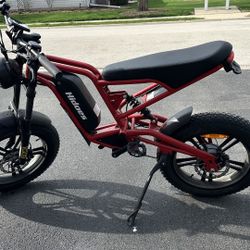 Ebike Hidoes B6 with ignition key and helmet 
