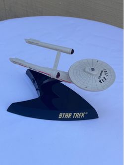 Star Trek USS Enterprise figurine