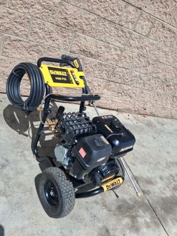 DeWalt 4400 PSI Gas Pressure Washer