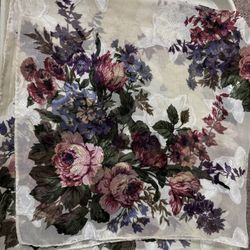 CA. FLOWERED SCARF. APPROX 42x42”. 