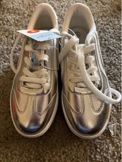 Girls silver shoes