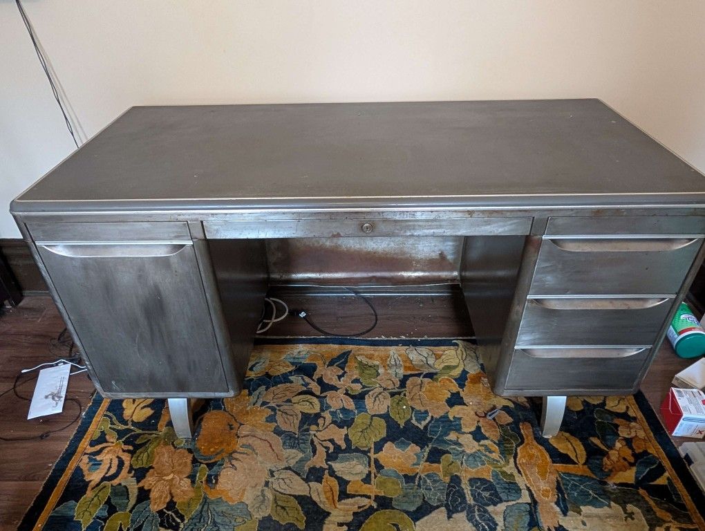 1940s Tanker Desk