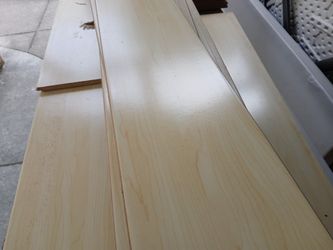 Laminate Wood Flooring 200-300+ Sqft