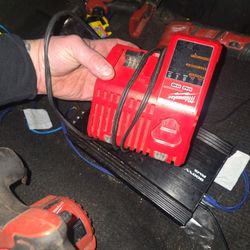 Milwaukie M12 And M18 Multi-voltage Battery Charger