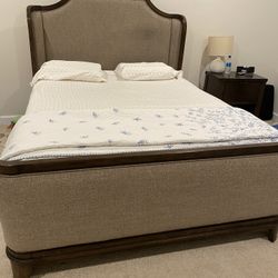 Bedroom Furniture Set