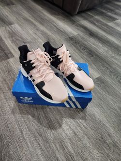 Woman's Shoes