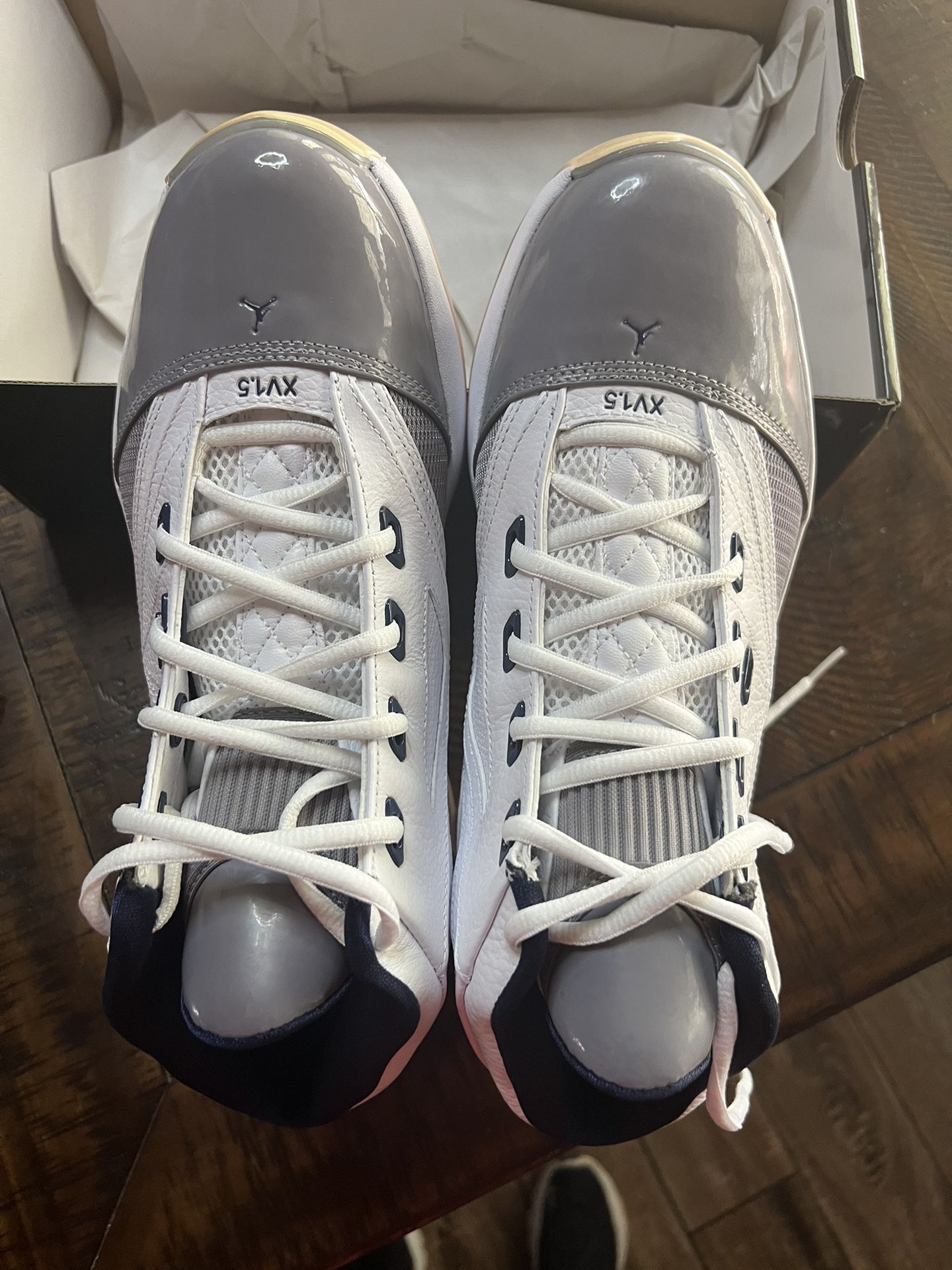 Nike Air Jordan Men XV 1.5 Gray Lace Up Mid Top Team  display picture 2