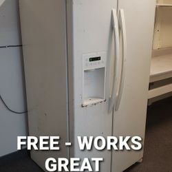 Free Kenmore Refrigerator, Ice Maker Works. Must Pick Up Today In San Marcos.