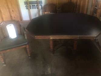 Poker table+ leaf and 4 chairs. Oak!!