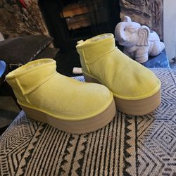 Yellow Ugg Slippers(SIZE 7)
