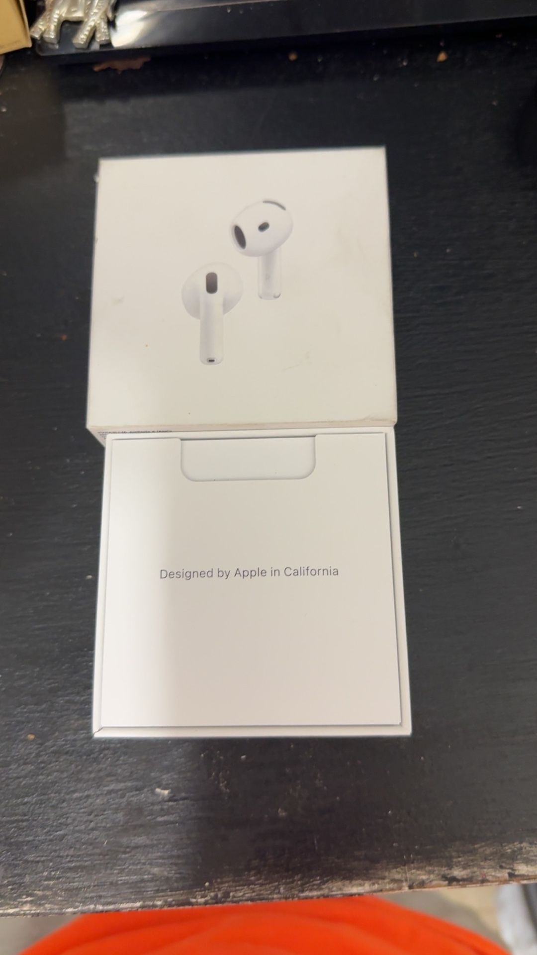 AirPods 4 WNC