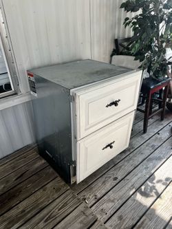 Under counter fridge/cooler