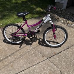 20” Girls Bike - Excellent Condition 