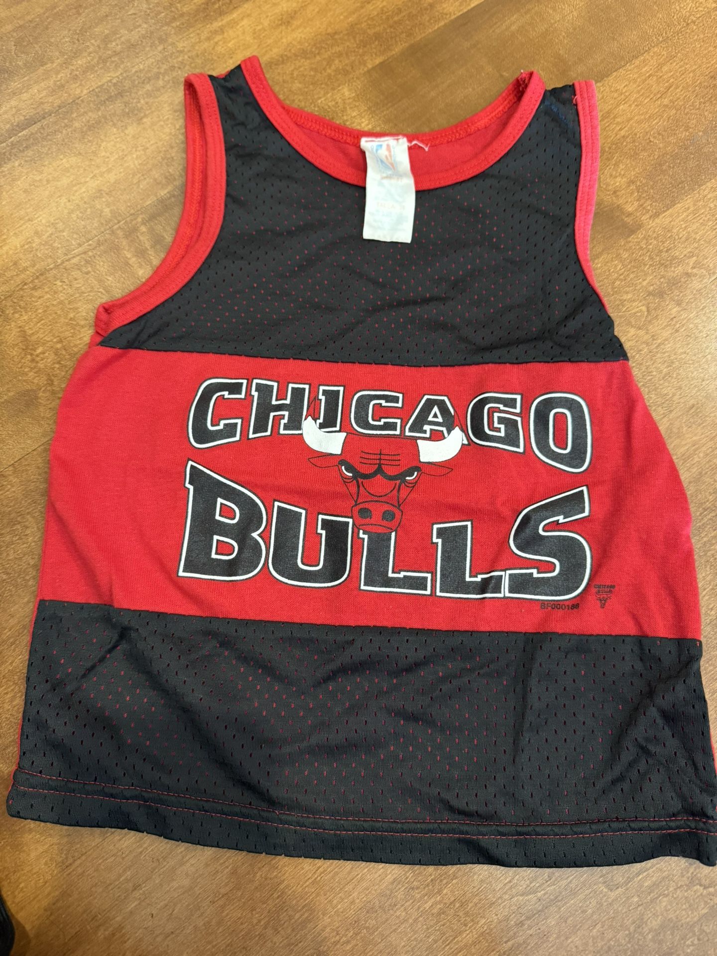 Boys vintage NBA Chicago Bulls Y2K 90s jersey shipping available