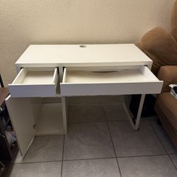 White Desk/Vanity 