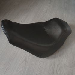 Harley Softail Standard Solo Seat 