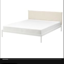 Queen Bed 