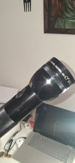 MAG LIGHT Heavy LIKE BRAND NEW EXELLENT  COND.