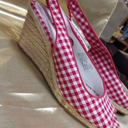 No Boundaries, Women's Red And White With Woven Bottom Shoes