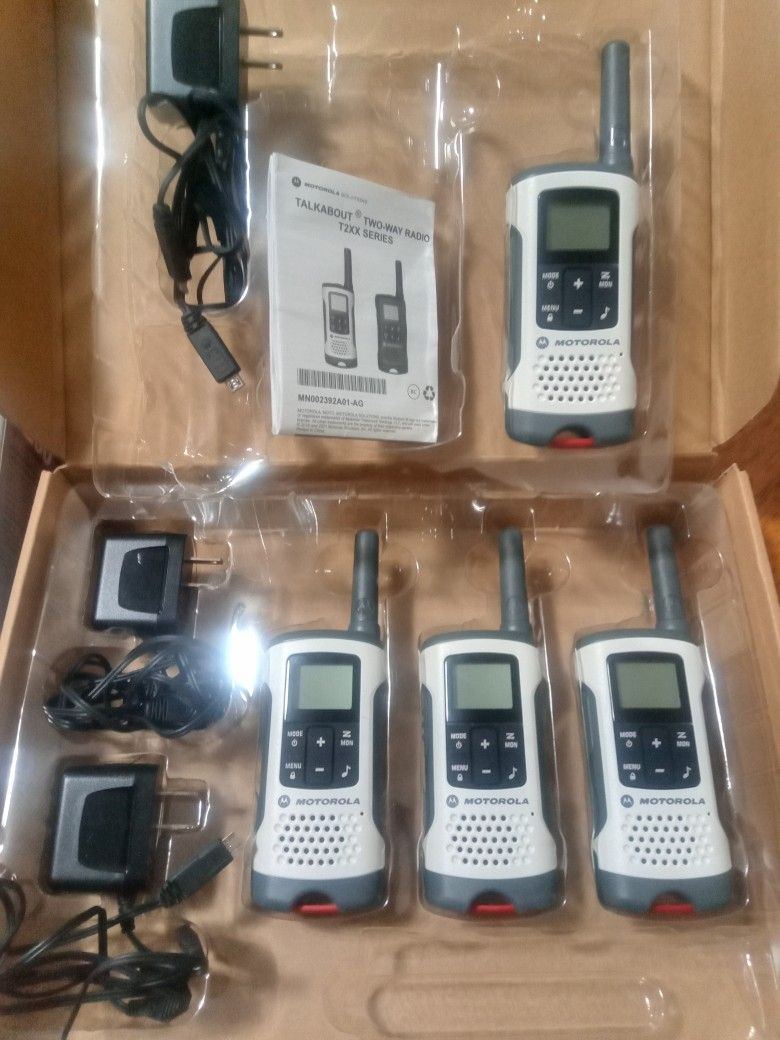 Motorola T260 Walkie Talkies 