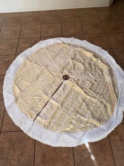 60 Inch Christmas Tree Skirt,White and Gold Faux Fur Xmas Tree Skirt,Thick Plush Velvet Tree Skirt for 4ft/6ft/7.5ft/9ft Christmas Trees,Large White C