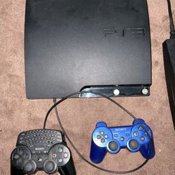 Playstation 3 (PS3) With games & Controllers
