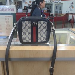 Gucci Purse For Sale Regular Price 1000 Sale Price $800  Layway Available 10% Down If You Interested Please Make Sure You Ask For Maribel Thank You 