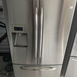 GE Refrigerator 