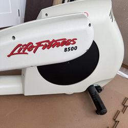 Life Fitness Cross Trainer Elliptical  MOTIVATED SELLER
