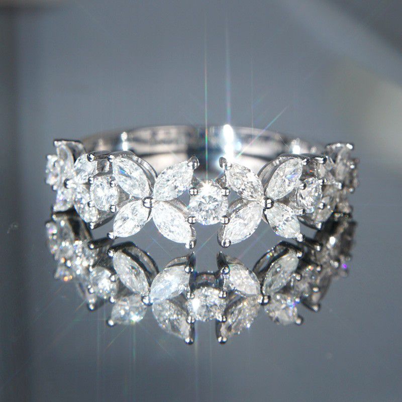 Beautiful Dainty Flower Crystal Clear Silver Plated Party Ring for Women, L450
 
  