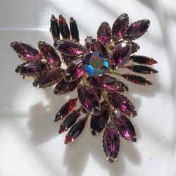 Vintage Burgundy & Purple Cabachon Rhinestone Gold Tone Spray Broach / Pin / Jewelry