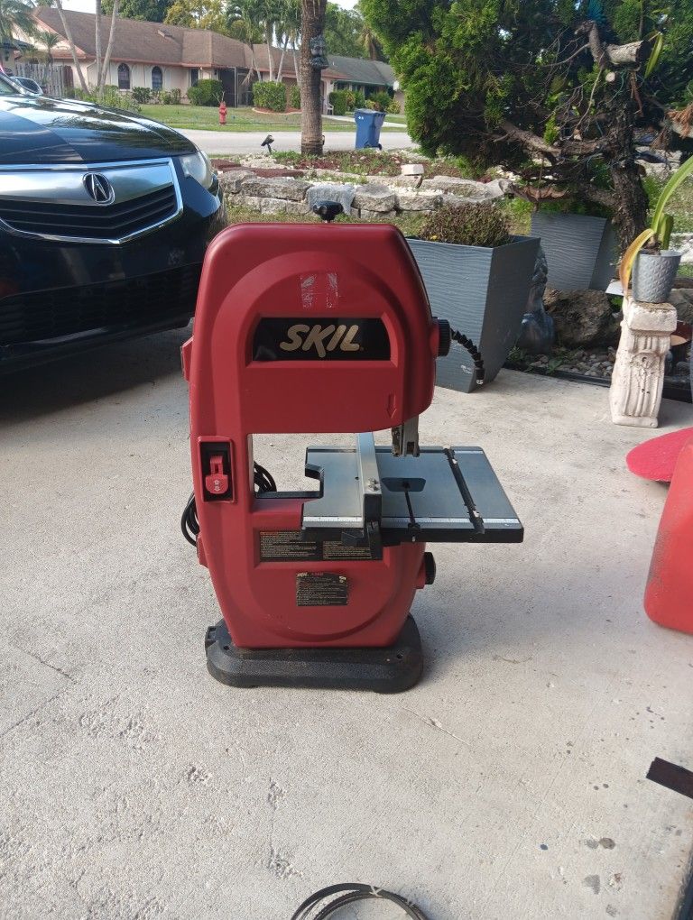 Skil 9 Inch Band Saw