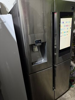 Samsung Family Hub Refrigerator 4 Door 